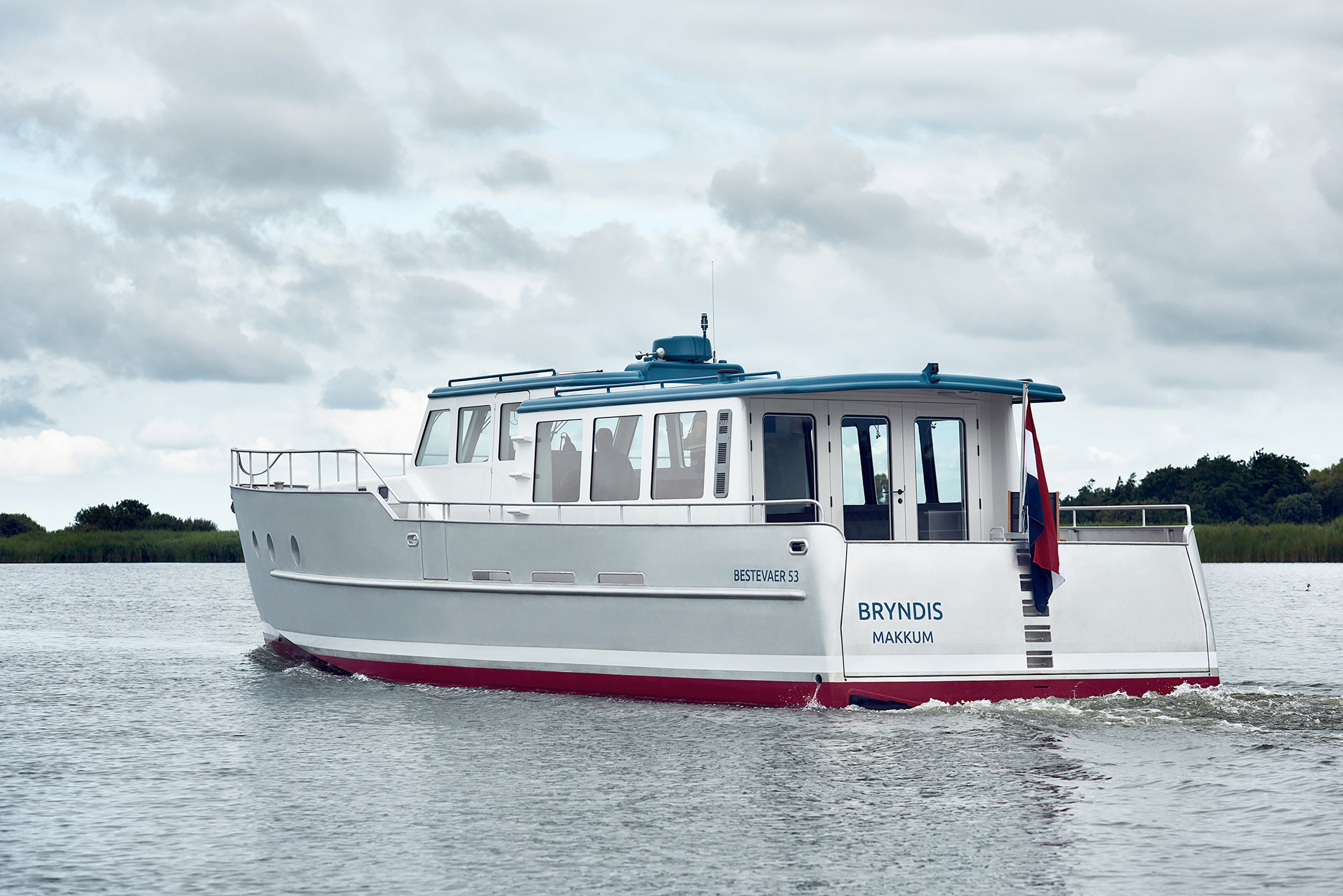 KM Yachtbuilders